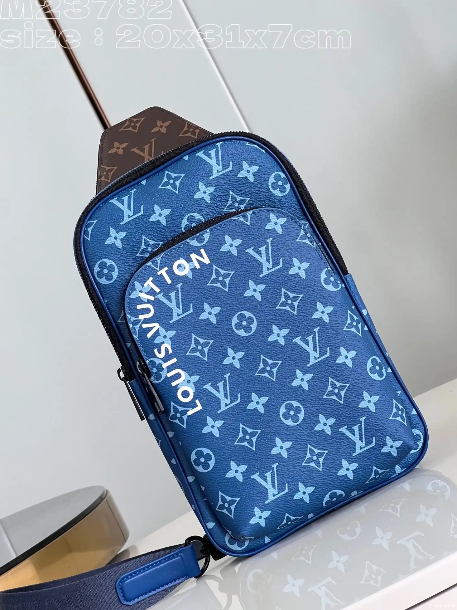 First bag ru VUITTON Avenue NM Slingbag LOUIS 0412